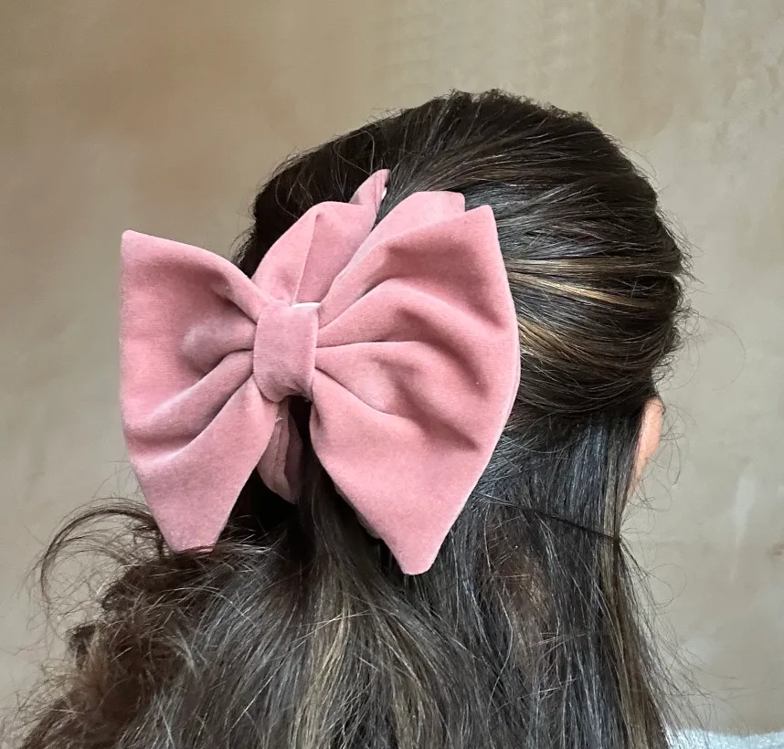 'Eva' Velvet Pink Bow Claw Clip