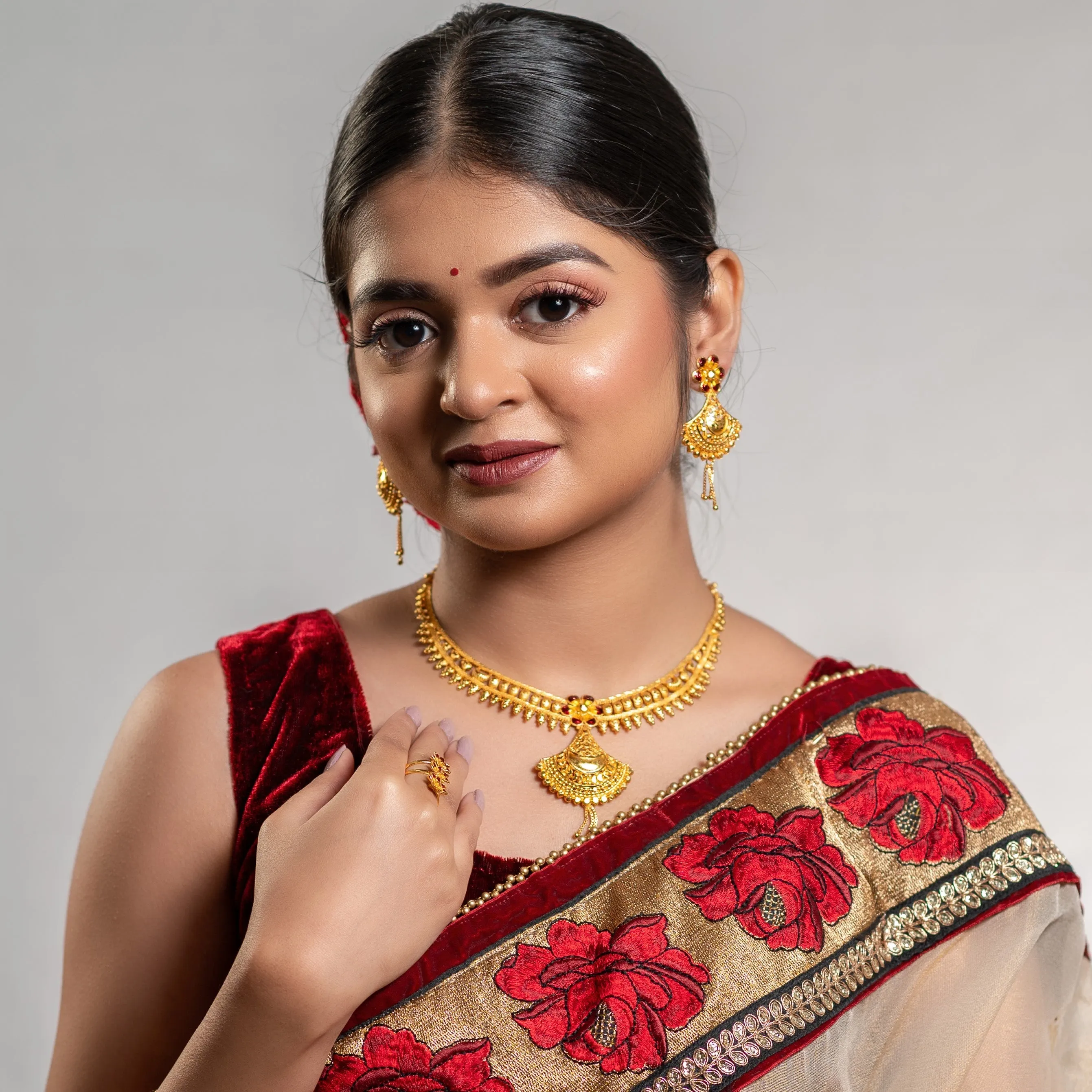 Sondhya - Chatai Necklace Set