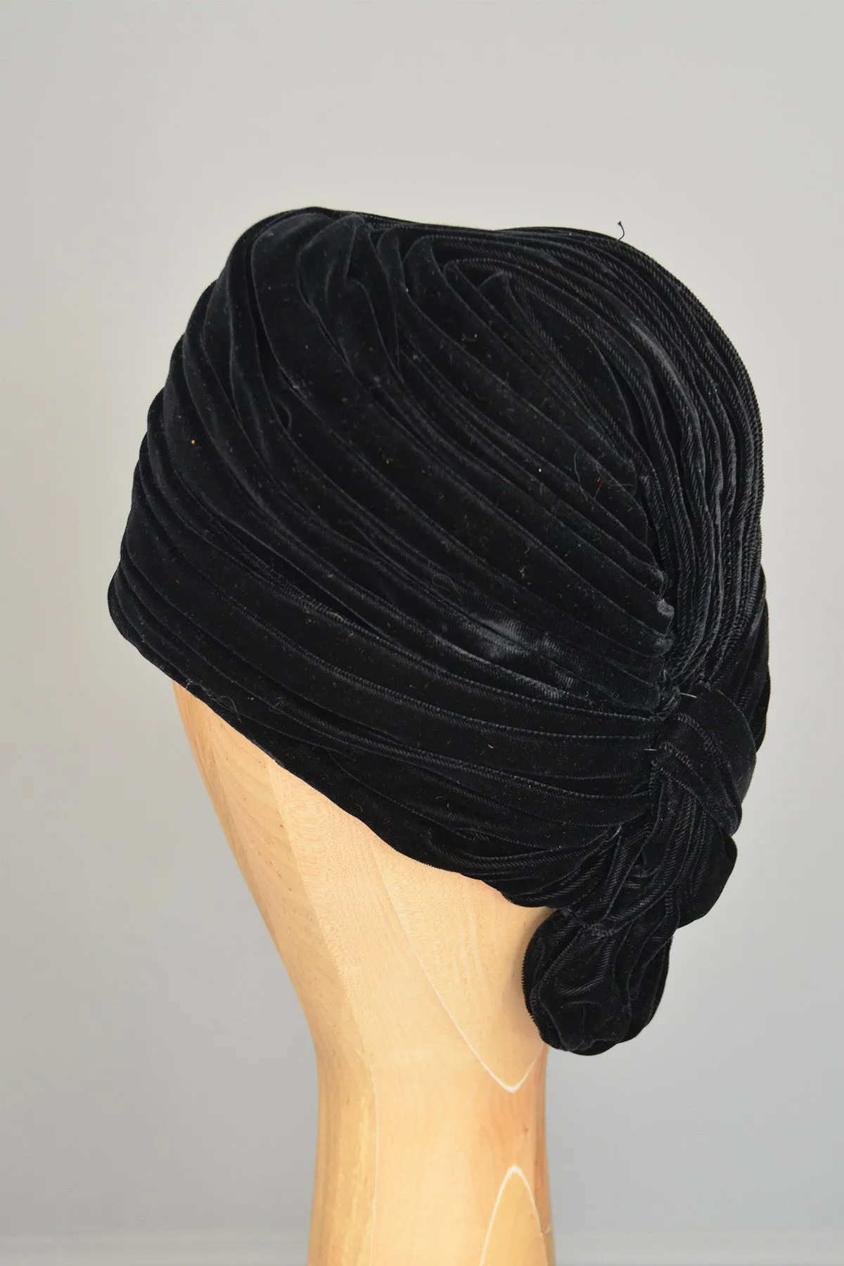 Vintage Black Velvet Beehive Cloche Turban